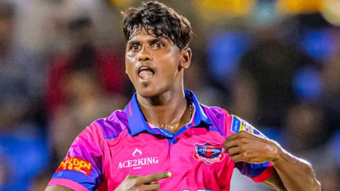 TNPL 2025: Tiruppur Tamizhans seal a commanding 9-wicket win over Dindigul Dragons பந்துவீச்சில் எசக்கிமுத்து, பேட்டிங்கில் ரஹேஜா அசத்தல்; டிராகன்ஸை பந்தாடியது தமிழன்ஸ்!