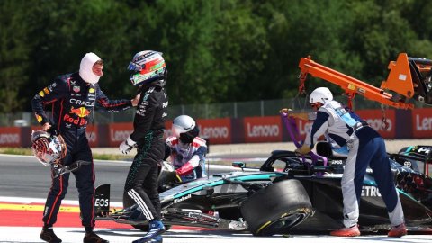 F1: Antonelli handed three-pace grid penalty at Silverstone for crash with Verstappen