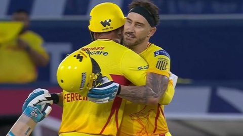 Faf du Plessis creates History Equals Rohit Sharma’s T20 Record 40 साल के Faf du Plessis का धमाल, एक और शतक ठोककर रोहित शर्मा के महारिकॉर्ड की बराबरी की