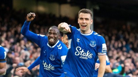 Football: Everton captain Seamus Coleman extends stay till 2026