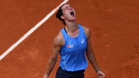 French Open: Lois Boisson’s fairytale run continues with stunning upset over Pegula