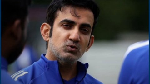 टीम इंडिया को लगा तगड़ा झटका, इंग्लैंड दौरा बीच में छोड़कर इंडिया लौटे गौतम गंभीर