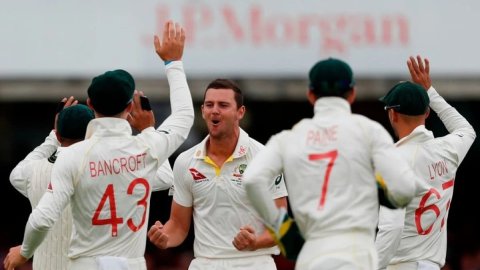 WI vs AUS, 1st Test: ஹேசில்வுட் பந்துவீச்சில் விண்டீஸை வீழ்த்தியது ஆஸ்திரேலியா!