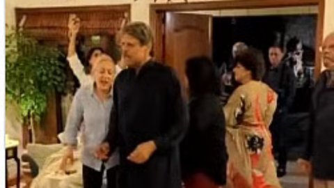 WATCH: 'सामने ये कौन आया', कपिल देव ने किया बॉलीवुड सॉन्ग पर डांस