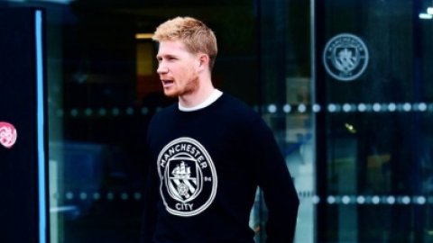 Kevin De Bruyne joins Napoli after historic Manchester City spell