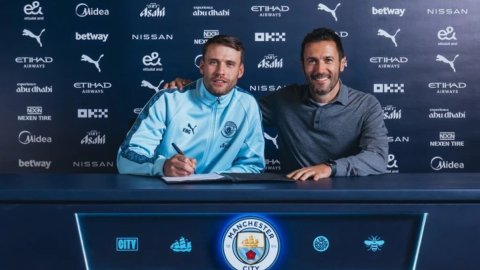 Man City sign Marcus Bettinelli from Chelsea on one-year deal