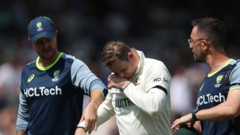 'May be able to play with it in a couple of weeks': Smith reveals plans to return to action after fi