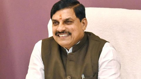 MP CM stresses on increasing participation in international sports events