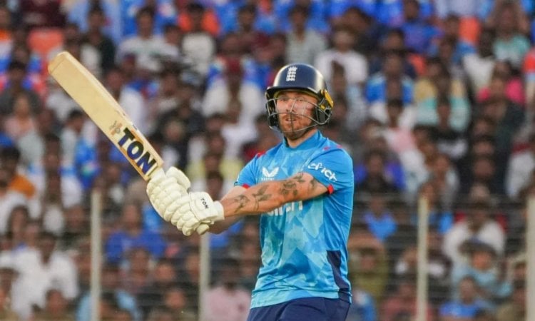 Phil Salt To Miss T20I series Against West Indies After Being Granted Paternity Leave வெஸ்ட் இண்டீஸ் டி20 தொடரில் இருந்து விடுப்பு எடுத்த பில் சால்ட்; மாற்று வீரர் அறிவிப்பு!