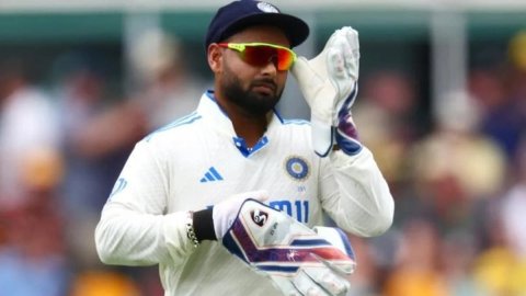Rishabh Pant completes 150 catches in Test cricket தோனி, கிர்மானி பட்டியலில் இணைந்த ரிஷப் பந்த்!