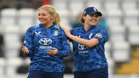 England complete an ODI series sweep after a thumping win in a rain-affected encounter ENGW vs WIW, 3rd ODI: ஒருநாள் தொடரிலும் விண்டீஸை ஒயிட்வாஷ் செய்தது இங்கிலாந்து!