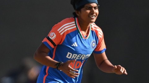 डेब्यू मैच में ही श्री चरणी ने मचाया तहलका, जानिए कौन है ये नई सनसनी