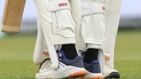 शुभमन गिल पर लग सकता है जुर्माना, काले मोज़ों की वजह से ICC सुना सकता है सज़ा शुभमन गिल पर लग सकता है जुर्माना, काले मोज़ों की वजह से ICC सुना सकता है सज़ा
