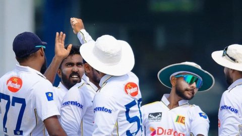 2nd Test, Day 3: Spinners Take Centerstage As Sri Lanka Inch Closer To An Innings Victory 2nd Test, Day 3: அடுத்தடுத்து விக்கெட்டுகளை இழந்த வங்கதேசம்; வெற்றிக்கு அருகில் இலங்கை!