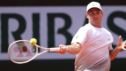 Tommy Paul reaches first Roland Garros QF with win over Popyrin