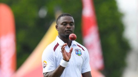 West Indies Pacer Jayden Seales Sanctioned For Breaching ICC Code Of Conduct WI vs AUS: ஐசிசி விதிகளை மீறியதாக ஜெய்டன் சீல்ஸுக்கு அபராதம் விதிப்பு