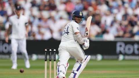 2nd Test: Yashasvi Jaiswal hits unbeaten 62 as India reach 98/2 at lunch against England