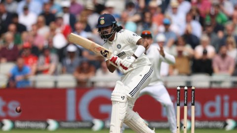 4th Test: India showed right mix between caution and aggression in morning session, says Shastri