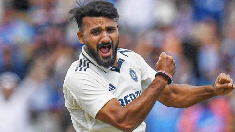 Akash Deep joins elite list with Jasprit Bumrah Zaheer Khan following successive four-fers at Birmin Akash Deep ने इंग्लैंड की धरती पर रचा इतिहास, जहीर खान- जसप्रीत बुमराह के महारिकॉर्ड की बराबरी की