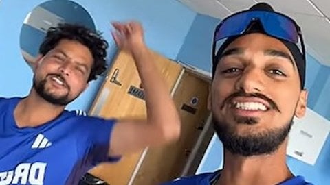 जल्द ही डांस क्लास शुरू! अर्शदीप ने कुलदीप को सिखाए पंजाबी गाने के स्टेप, Video देख फैंस हुए खुश