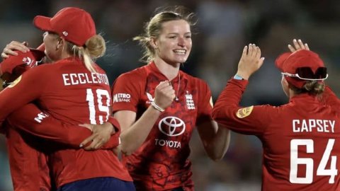 ENGW vs INDW, 3rd T20I: England Women Register Thrilling 5-Run Victory Over India ENGW vs INDW, 3rd T20I: டங்க்லி, டேனியல் வைட் அதிரடியில் இங்கிலாந்து த்ரில் வெற்றி!