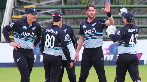 NZ vs SA 20 Tri-Series Final: मैट हेनरी के आखिरी ओवर के कमाल से न्यूज़ीलैंड ने थ्रिलर फाइनल में साउथ NZ vs SA 20 Tri-Series Final: मैट हेनरी के आखिरी ओवर के कमाल से न्यूज़ीलैंड ने थ्रिलर फाइनल में साउथ