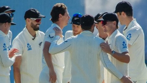 NZ vs ZIM 1st Test Day 1: मैट हेनरी की घातक गेंदबाज़ी से ज़िम्बाब्वे 149 रन पर ढेर, न्यूजीलैंड ने पह