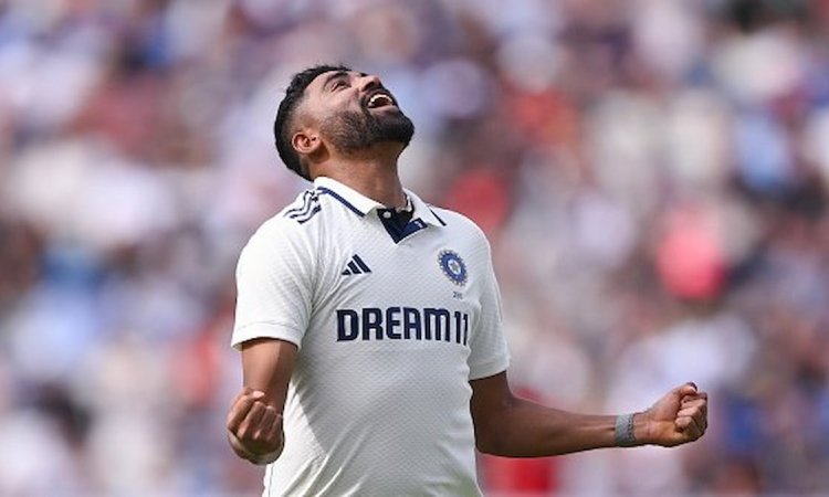 Mohammed Siraj ने इंग्लैंड में 6 विकेट झटककर रचा इतिहास, ऐसा कारनामा करने वाले बने पहले भारतीय गेंदब Mohammed Siraj ने इंग्लैंड में 6 विकेट झटककर रचा इतिहास, ऐसा कारनामा करने वाले बने पहले भारतीय गेंदब