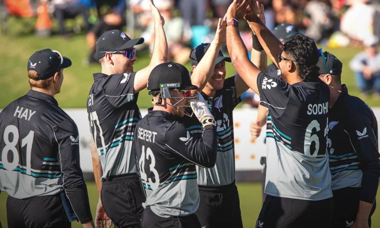 NZ vs SA 2nd T20: टिम रॉबिन्सन की शानदार 75 रनों की पारी और डफी-हेनरी की गेंदबाज़ी से न्यूज़ीलैंड ने NZ vs SA 2nd T20: टिम रॉबिन्सन की शानदार 75 रनों की पारी और डफी-हेनरी की गेंदबाज़ी से न्यूज़ीलैंड ने