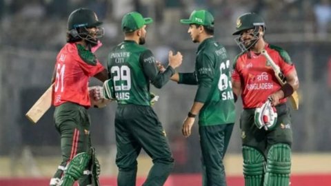 PAK vs BAN 3rd T20: पाकिस्तान की दमदार वापसी, तीसरे टी20 में बांग्लादेश को 74 रन से हराकर बचाया क्ली PAK vs BAN 3rd T20: पाकिस्तान की दमदार वापसी, तीसरे टी20 में बांग्लादेश को 74 रन से हराकर बचाया क्ली
