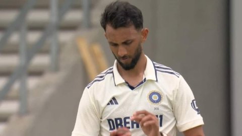 Prasidh Krishna Concedes 23 Runs In An Over To Set An Unwanted Test Record சர்வதேச டெஸ்ட் கிரிக்கெட்டில் மோசமான சாதனை படைத்த பிரஷித் கிருஷ்ணா