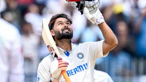 रोहित शर्मा और सहवाग के रिकॉर्ड हैं खतरे में, ऋषभ पंत के पास मैनचेस्टर टेस्ट में दोहरी उपलब्धि हासिल