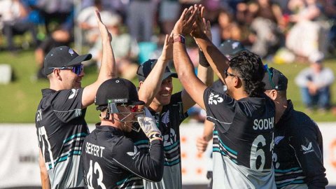 NZ vs SA: न्यूज़ीलैंड ने टी20 ट्राई-सीरीज़ के पांचवे मुकाबले में किफायती गेंदबाज़ी और सेफर्ट की नाबा