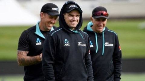 ZIM vs NZ: முதல் டெஸ்டில் இருந்து விலகிய டாம் லேதம்; கேப்டனாக சான்ட்னர் நியமனம்!