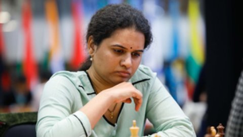 Andhra Pradesh, Telangana CMs congratulate Chess champion Koneru Humpy