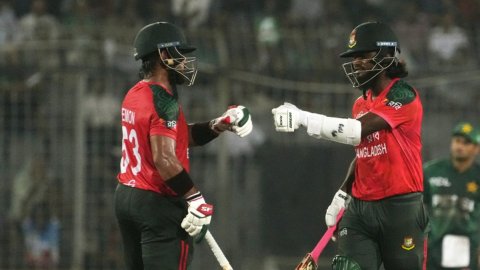Bangladesh claim a commanding 7-wicket win over Pakistan in first T20I