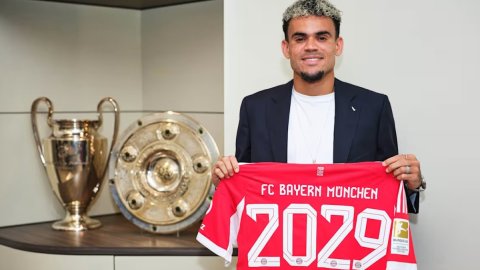 Bayern Munich sign Luis Diaz from Liverpool on four-year deal