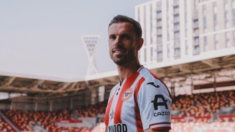 Brentford sign ex-Liverpool captain Jordan Henderson