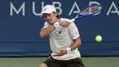 De Minaur beat Moutet to reach Washington final