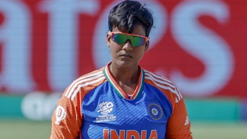 Deepti Sharma closes in on becoming top-ranked T20I bowler