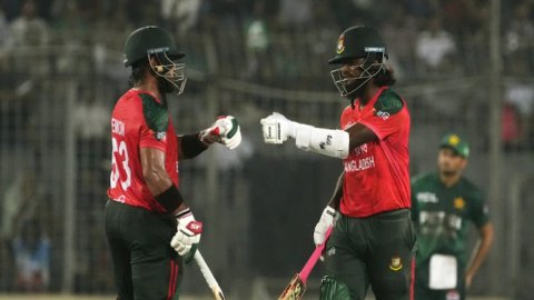 BAN vs PAK, 1st T20I: Bangladesh cruised to a 7-wicket win over Pakistan BAN vs PAK, 1st T20I: பர்வேஸ், தஸ்கின் அசத்தல்; பாகிஸ்தானை வீழ்த்தியது வங்கதேசம்!