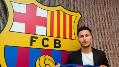 FC Barcelona sign winger Roony Bardhji from FC Copenhagen