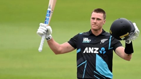 New Zealand Opener Allen Ruled Out Of Zimbabwe Tri-series With Foot Injury ஜிம்பாப்வே முத்தரப்பு டி20 தொடர்: நியூசிலாந்து அணி வீரர் ஃபின் ஆலன் விலகல்!