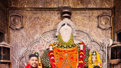 Indian pacer Umesh Yadav visits Shri Mahakaleshwar Jyotirlinga Temple in Ujjain