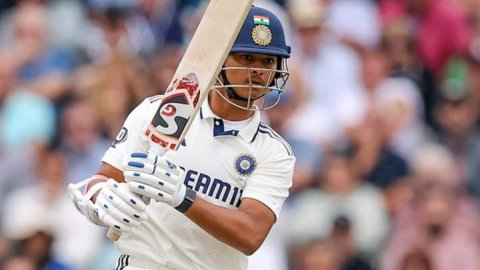 Yashasvi Jaiswal creates history in fourth test vs Eng! அரைசதம் கடந்து சாதனைகளைக் குவித்த யஷஸ்வி ஜெய்ஸ்வால்!