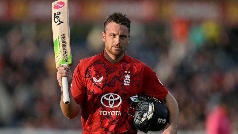 Jos Buttler becomes the 7th batter to 13000 T20 runs டி20 கிரிக்கெட்டில் 13ஆயிரம் ரன்கள்; சாதனை பட்டியலில் இணைந்த ஜோஸ் பட்லர்!
