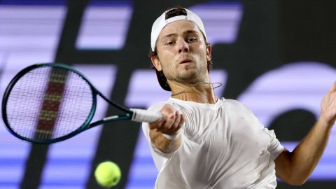 Kovacevic defeats Rublev again to reach Los Cabos final