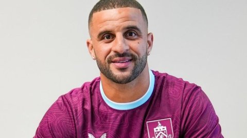 Kyle Walker joins Burnley on two-year contract