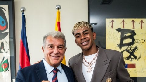 Lamine Yamal handed Barcelona No. 10 shirt; extend contract till 2031