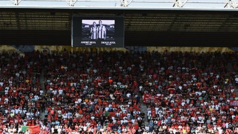 Liverpool begin pre-season with 3-1 win over Preston in emotional tribute to Diogo Jota and brother 